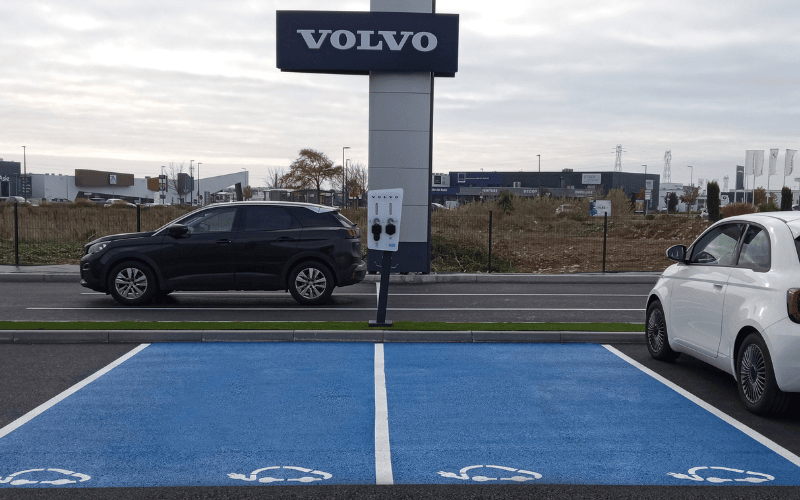 Station de recharge VOLVO borne KINO Pro Station de recharge VOLVO borne KINO Pro