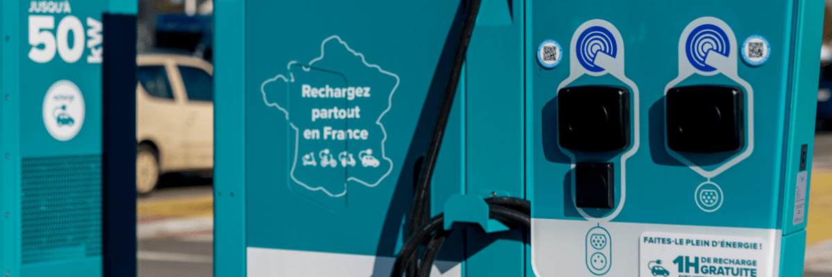 Comment recharger voiture électrique sur une borne avec QR code - conseils de driveco