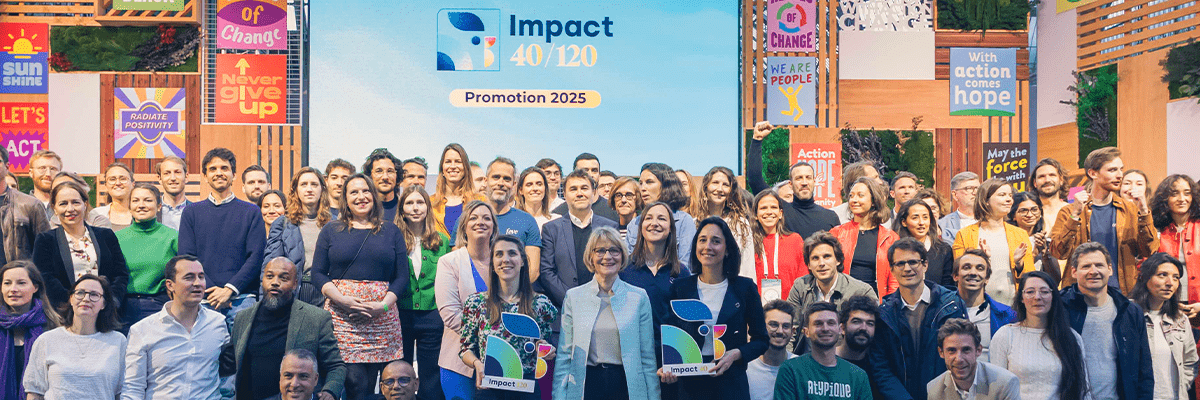 À l'occasion de l'événement ChangeNOW, photo de groupe de tous les lauréats du label "Impact 40/120"